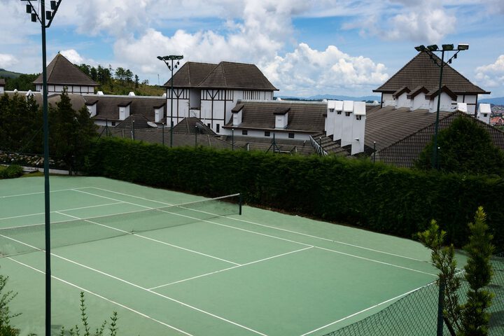 Tennis court
