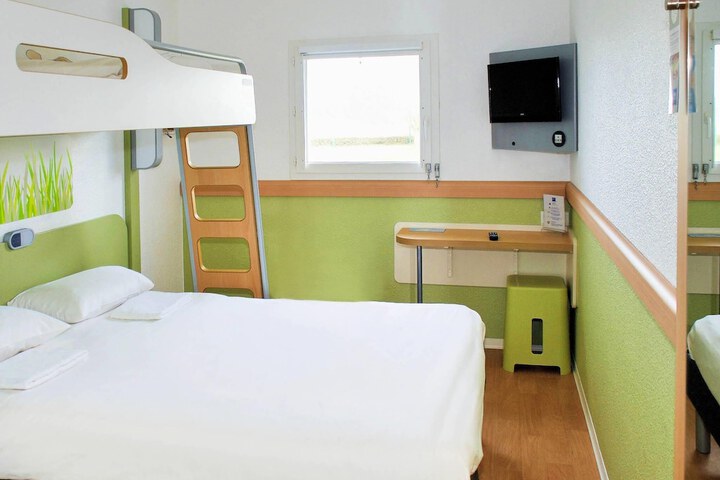 Room 8 of 35
