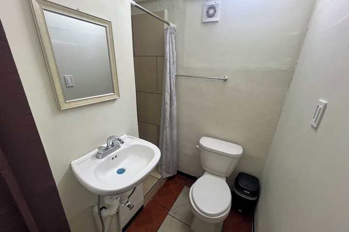 Room 7 of 8