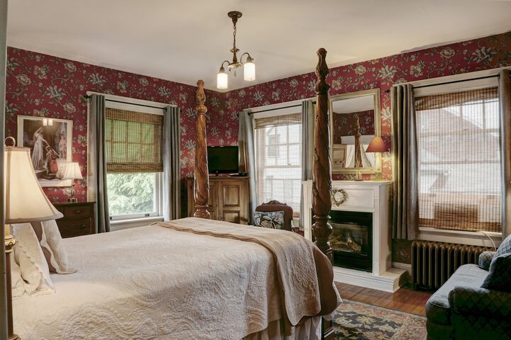 Room 17 of 49