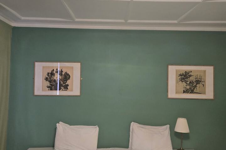 Room 44 of 72