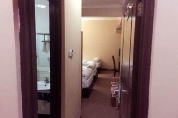 Room 15 of 30