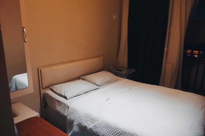 Room 9 of 15