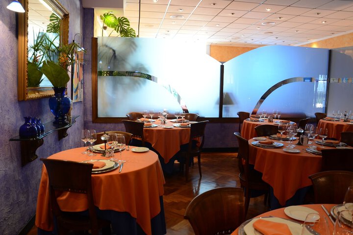 Dining 23 of 34