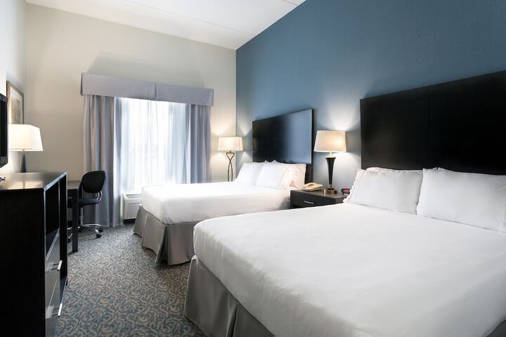 Standard Room, King or Two Doubles (7 of 7)