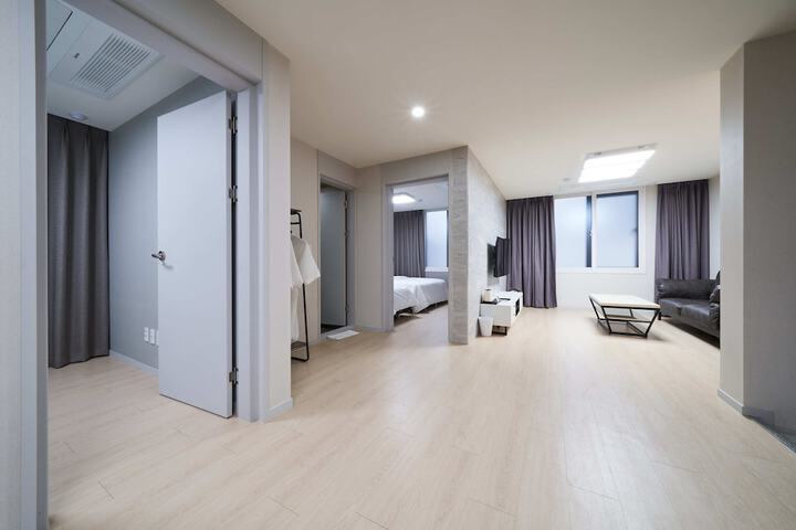 Room 25 of 87