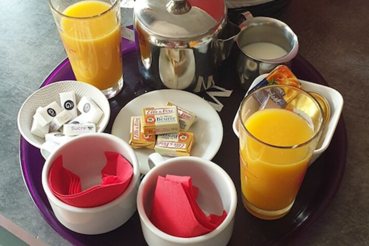 Breakfast/Coffee Service 19 of 31