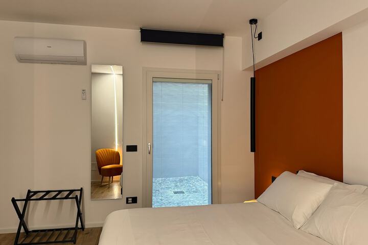Room 9 of 36