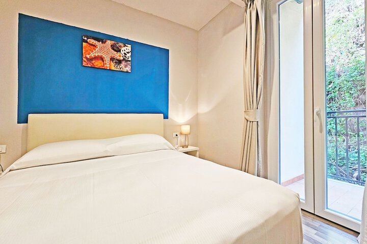 Room 48 of 82