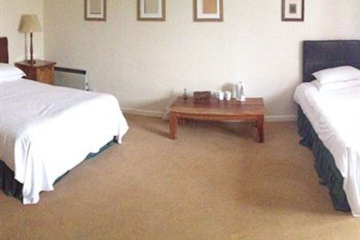 Room 7 of 11