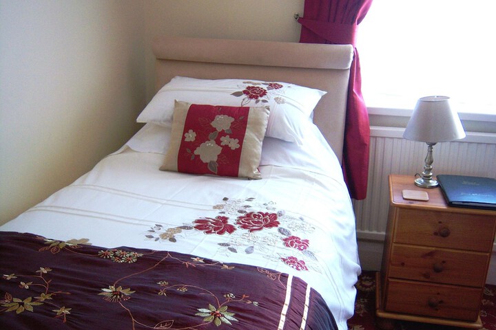 Room 4 of 7