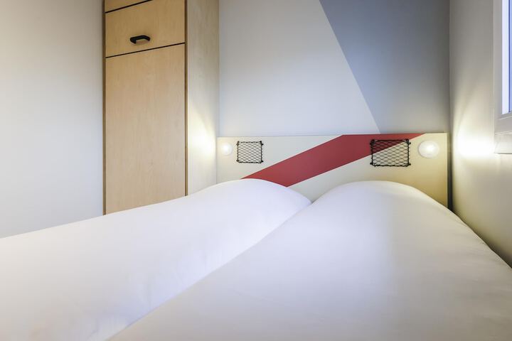 Room 14 of 38