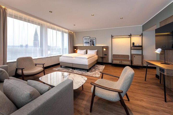 Room 14 of 32