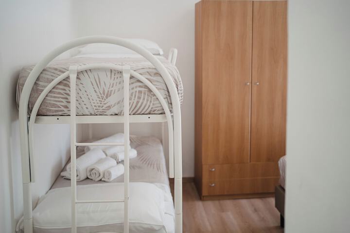 Room 47 of 122