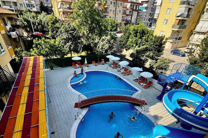 Pools & Facilities