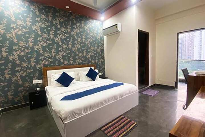 Room 8 of 23
