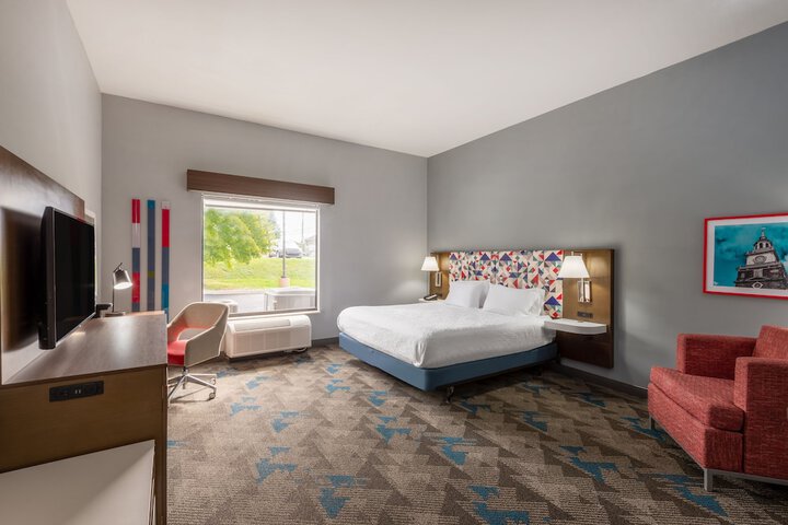 1 King Bed (1 of 17)