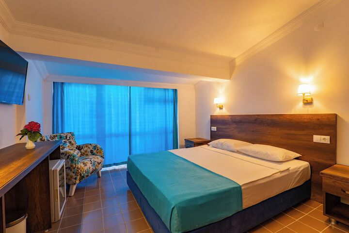 Room 2 of 209