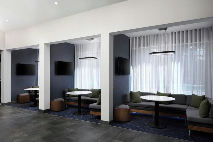 Hotel Interior 4 of 33