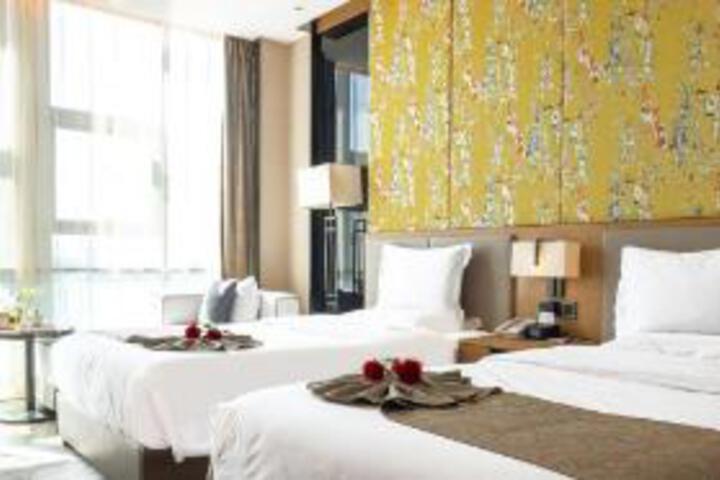 Room 7 of 8