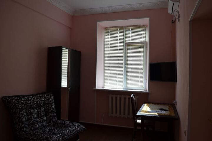 Room 12 of 20