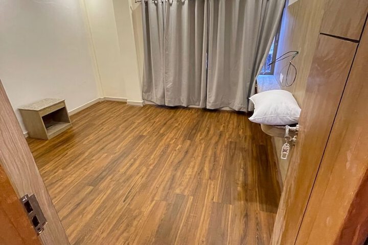 Room 2 of 19