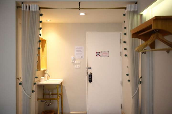 Room 37 of 91