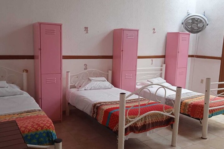Room 27 of 45