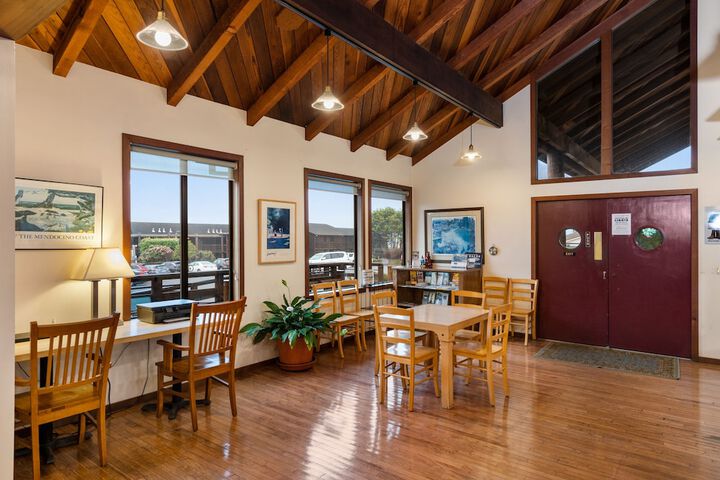 Entrance & Lobby