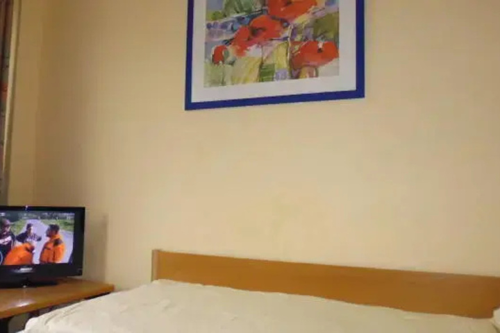Room 3 of 5