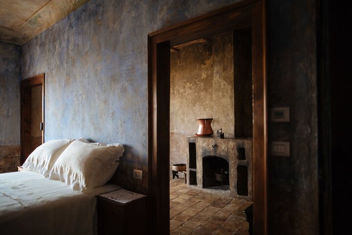 Room 15 of 112