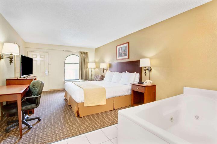 1 King Bed (7 of 8)