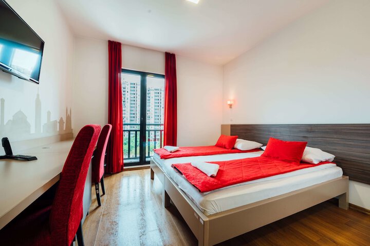 Room 8 of 29