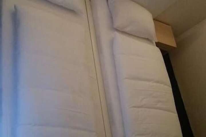 Room 18 of 25
