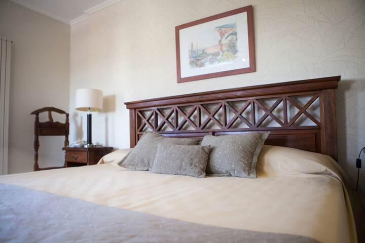 Room 9 of 33