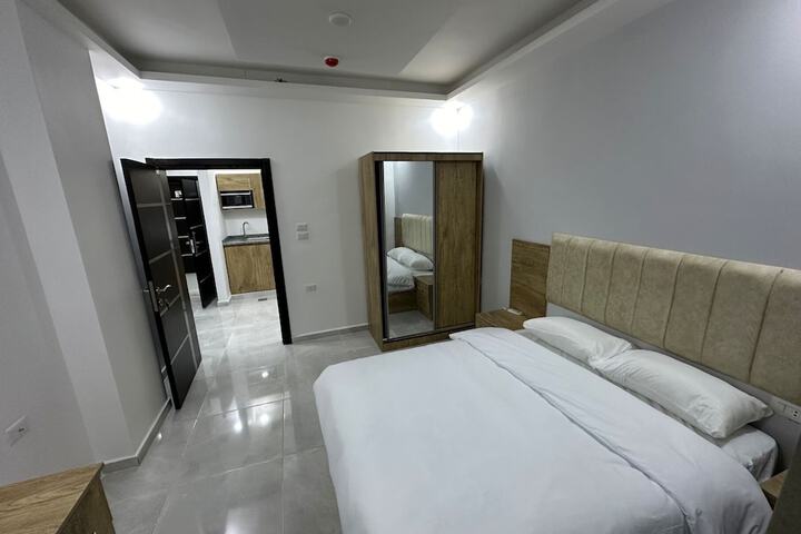 Room 8 of 39