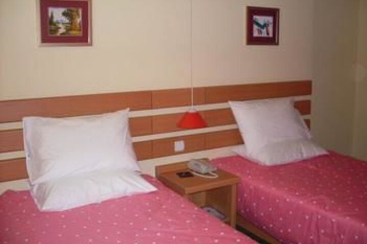 Room 18 of 35