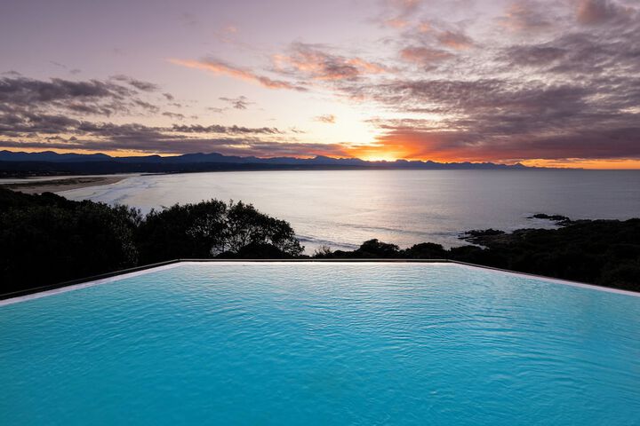 Hotel Pool