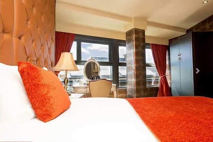 Room 118 of 194