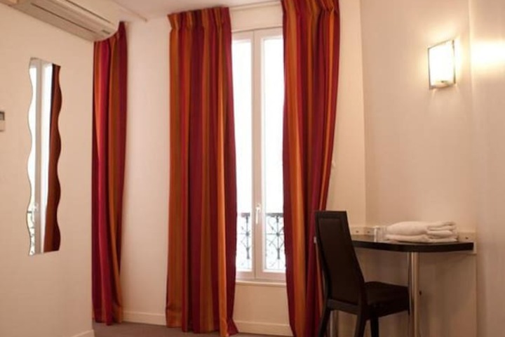 Room amenity