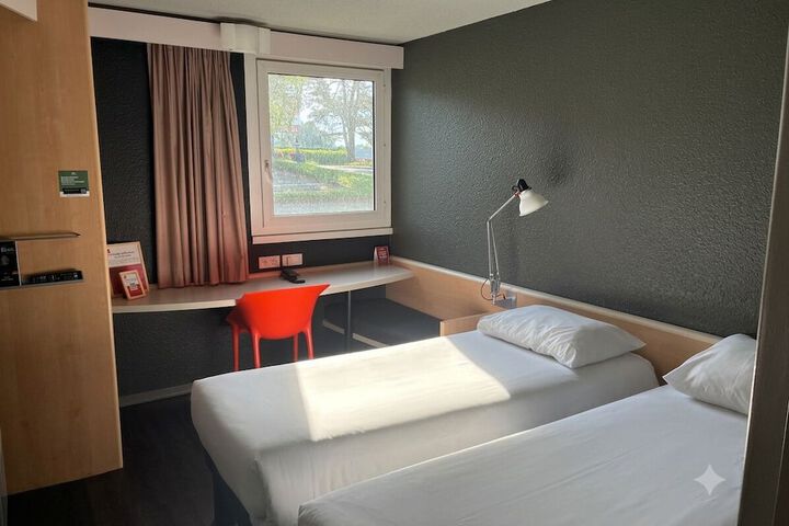 Room 19 of 54