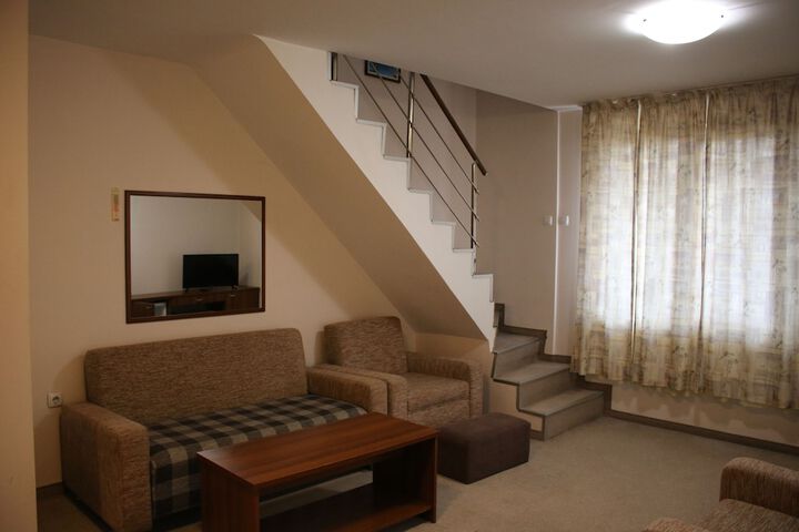 Room 8 of 35