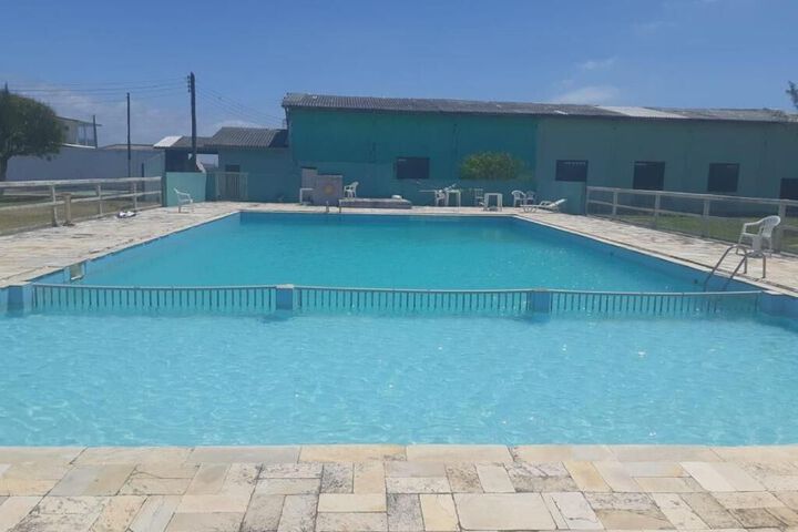Pool 14 of 37