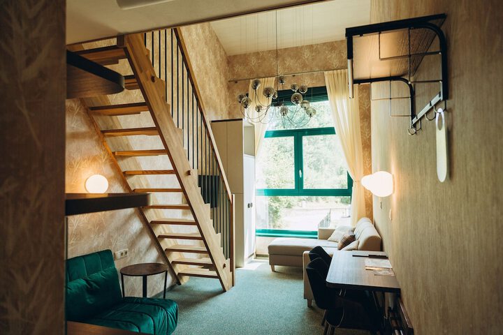 Room 5 of 31