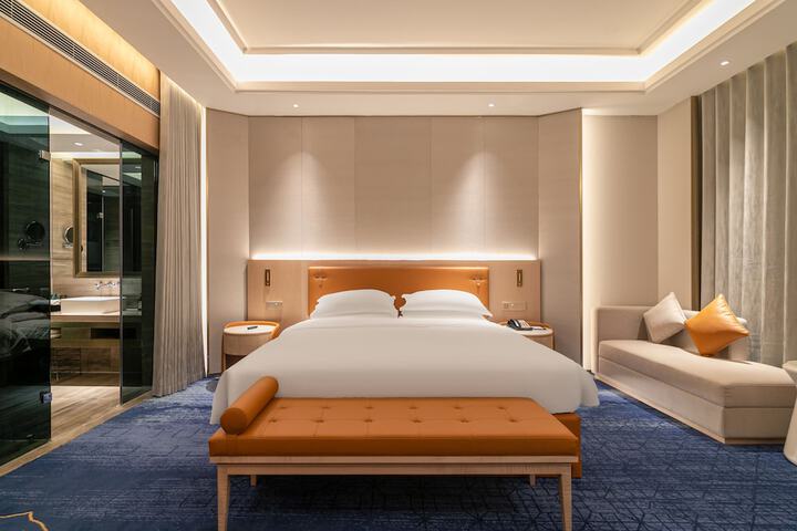 Room 11 of 39