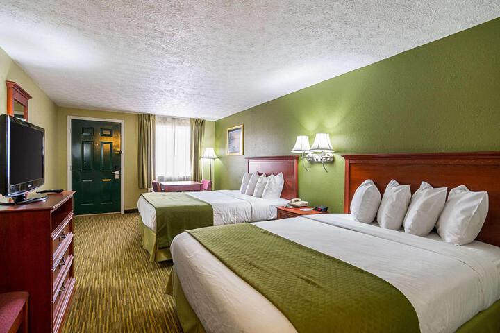 2 Queen Beds