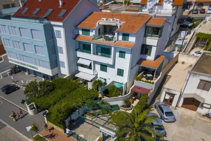 Gianni - Modern & Great Location - SA1