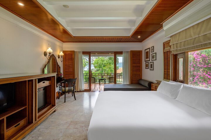 Room 25 of 183
