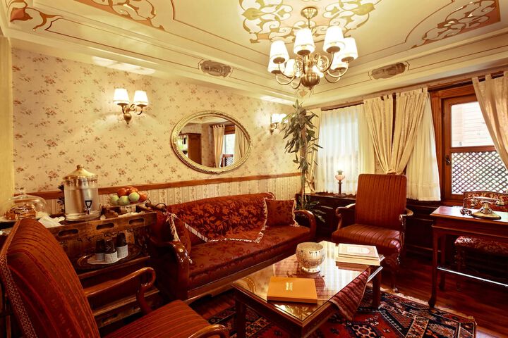 Entrance & Lobby