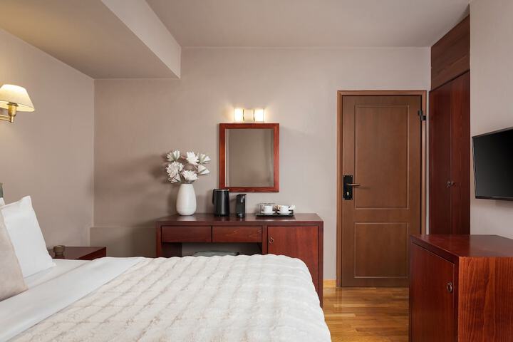 Room 54 of 132